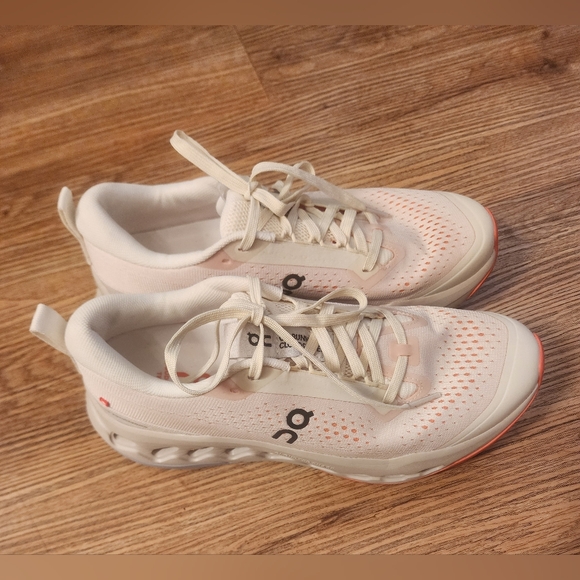 Size 9 On CloudsurferTrail 2. Running Women's White and Coral Athletic Shoes - Picture 7 of 11